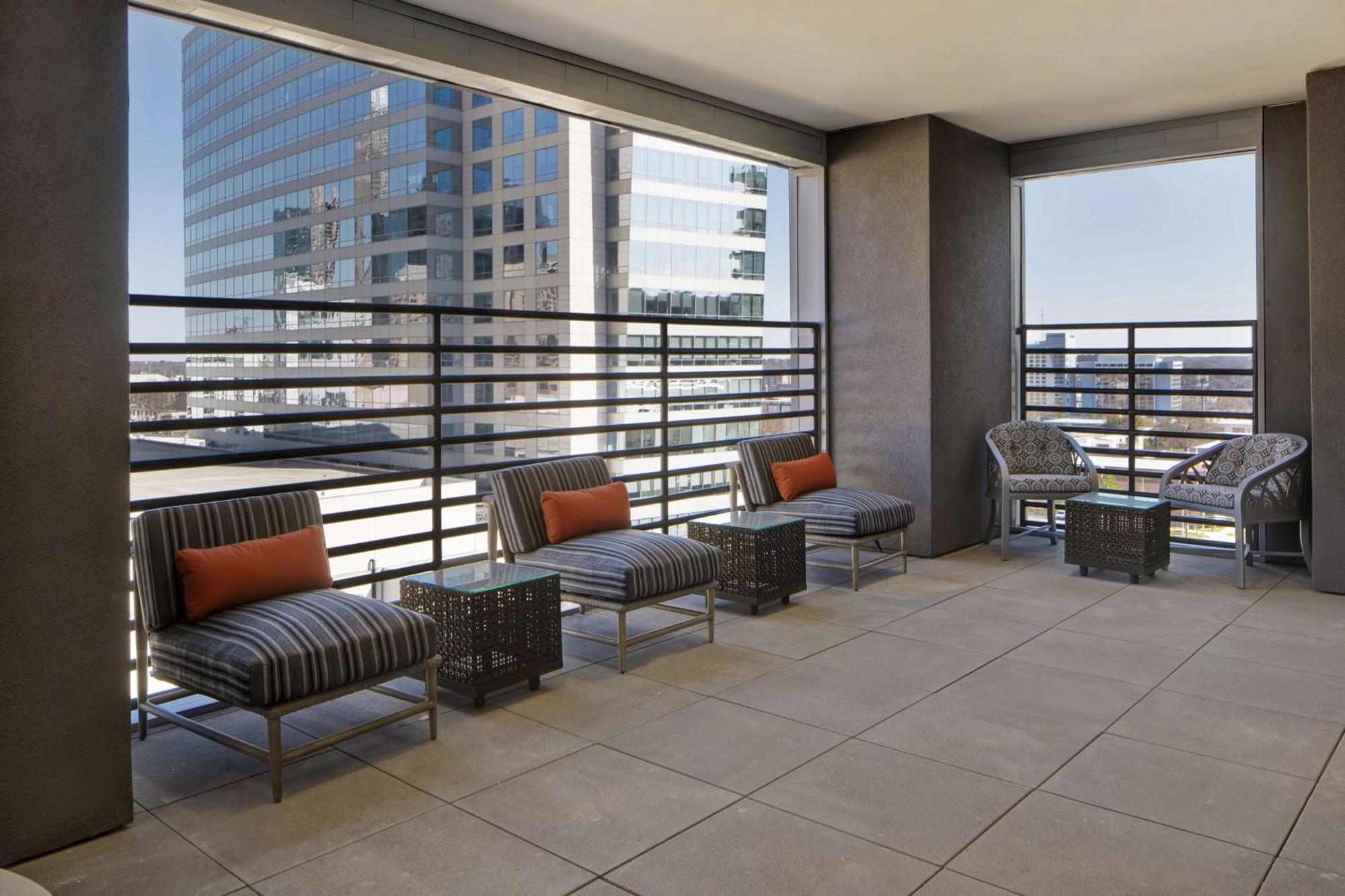 Home2 Suites By Hilton Charlotte Uptown Екстериор снимка