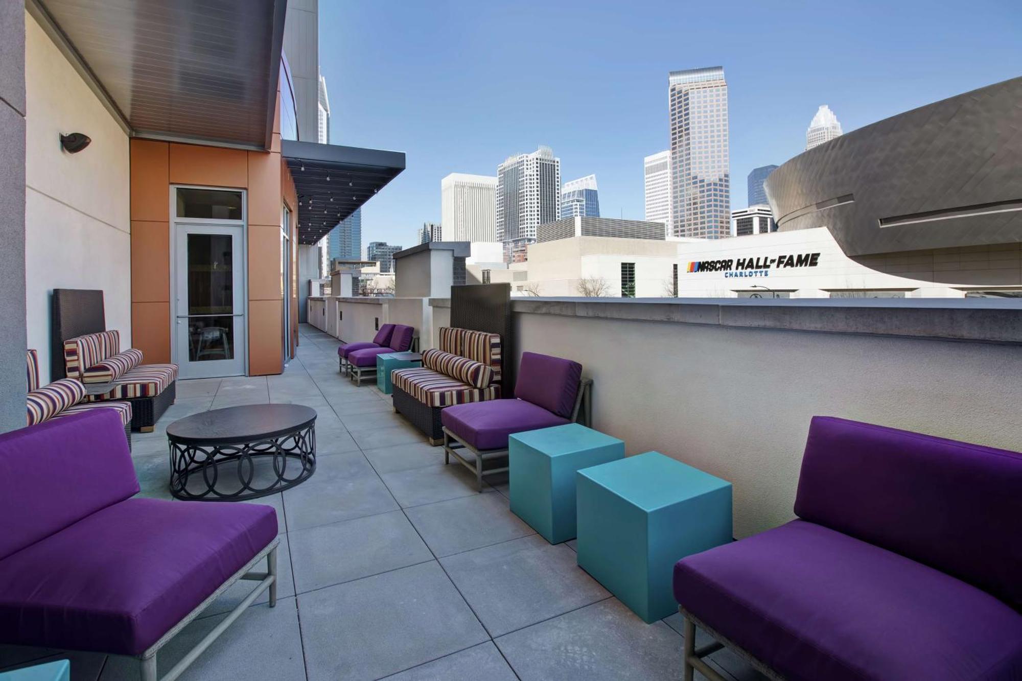 Home2 Suites By Hilton Charlotte Uptown Екстериор снимка