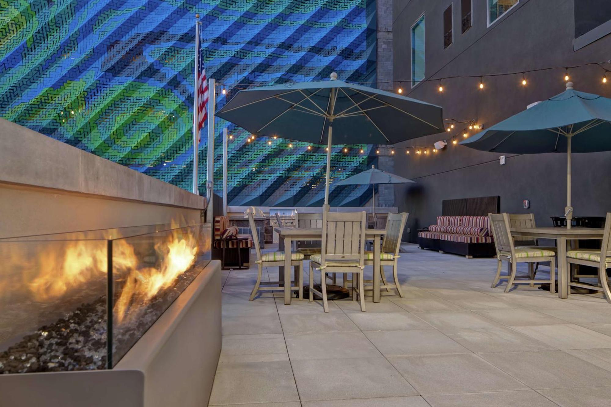 Home2 Suites By Hilton Charlotte Uptown Екстериор снимка