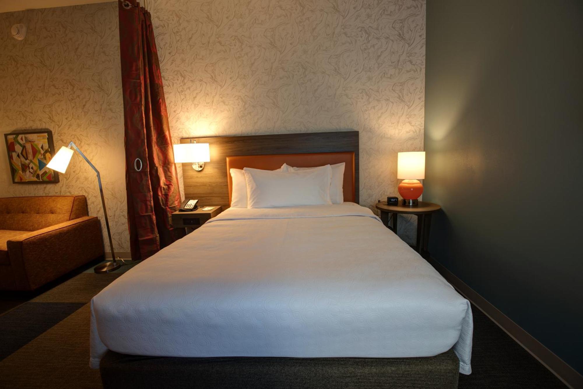 Home2 Suites By Hilton Charlotte Uptown Екстериор снимка