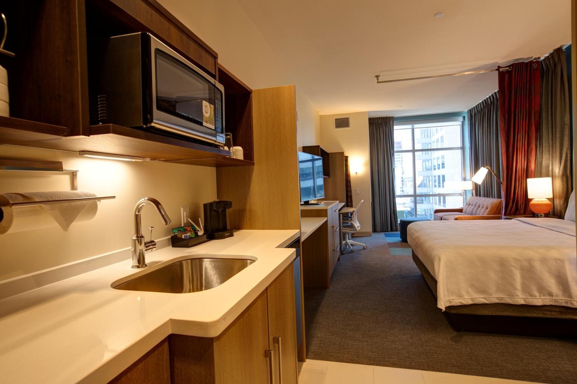 Home2 Suites By Hilton Charlotte Uptown Екстериор снимка